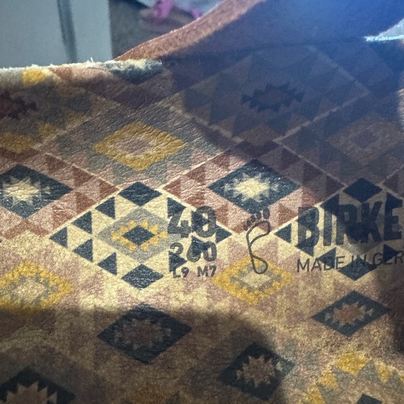 Tan Sandals with Buckle Straps - Picture 4 of 4